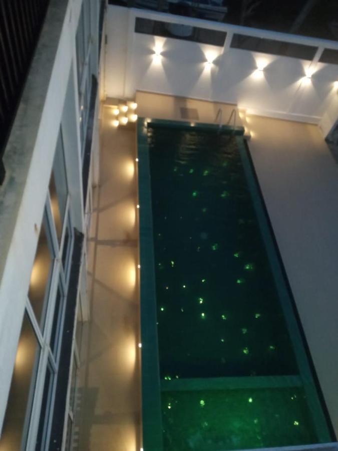 White Sand Villa - Beach Front 希克杜沃 外观 照片