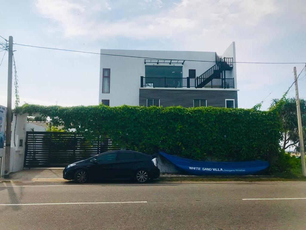 White Sand Villa - Beach Front 希克杜沃 外观 照片
