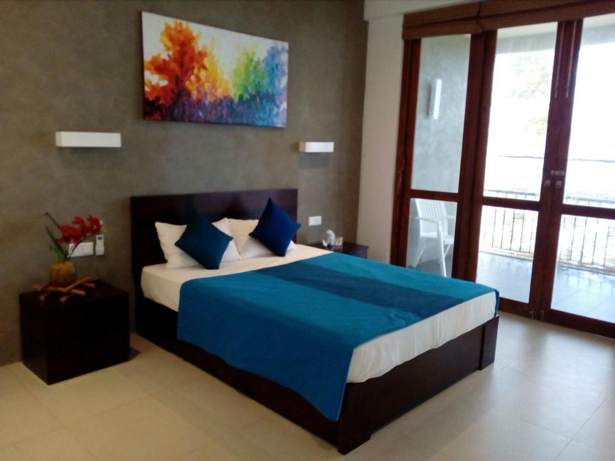White Sand Villa - Beach Front 希克杜沃 外观 照片