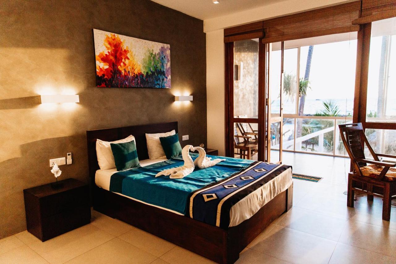 White Sand Villa - Beach Front 希克杜沃 外观 照片