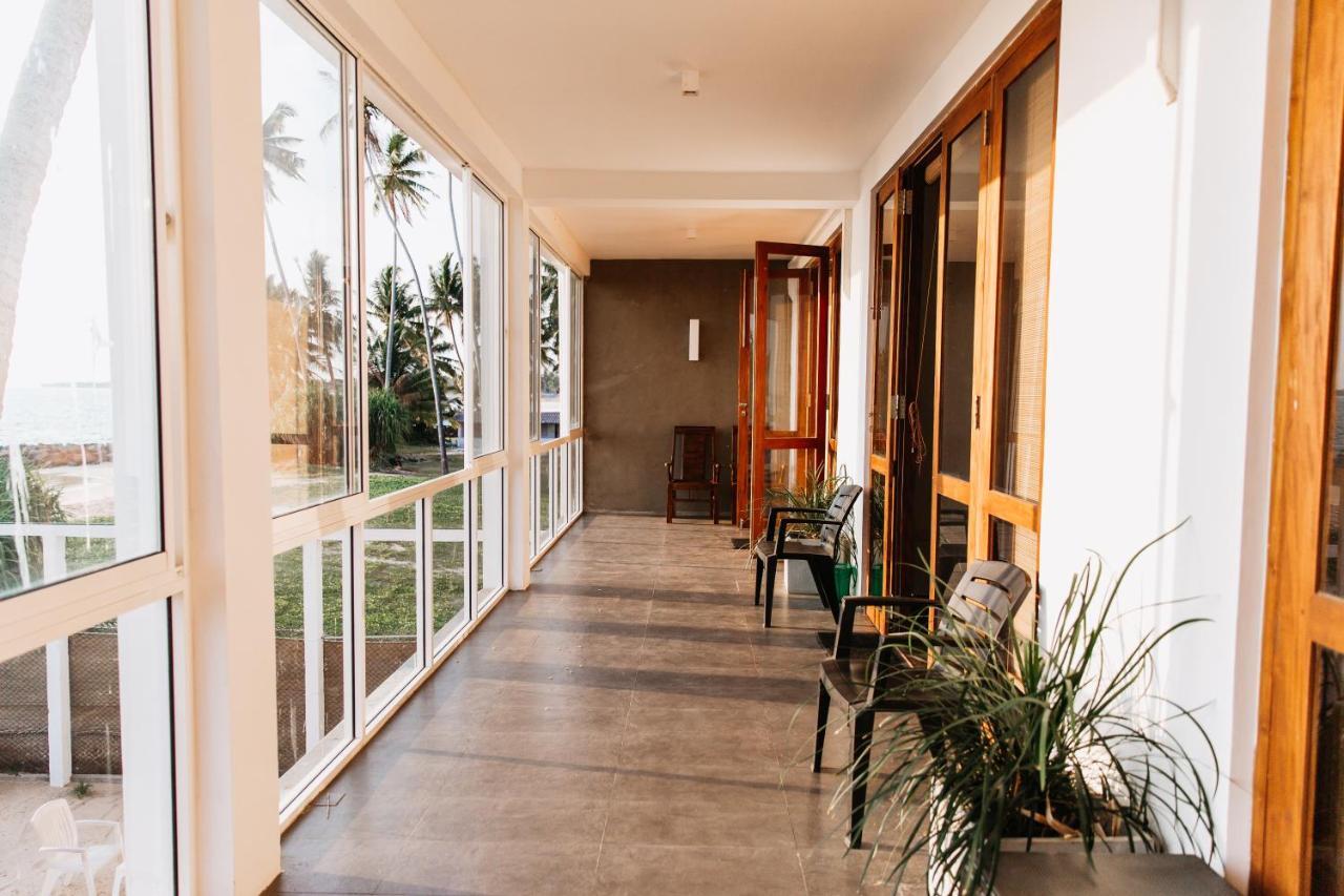 White Sand Villa - Beach Front 希克杜沃 外观 照片